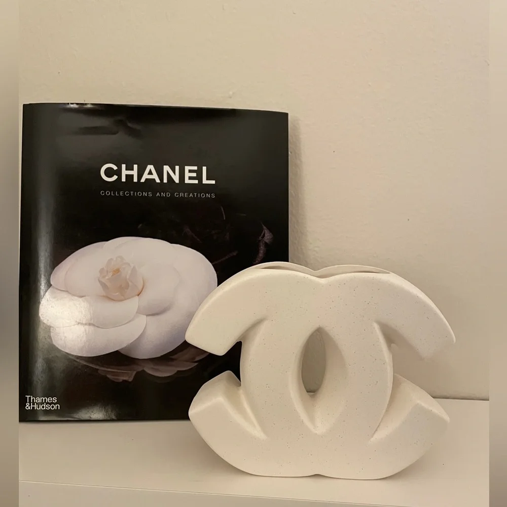 Chanel vibes ceramic vase - Picture 3 of 6